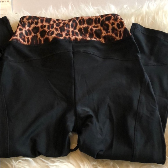 Bebe Sports Workout Capris - Picture 7 of 7